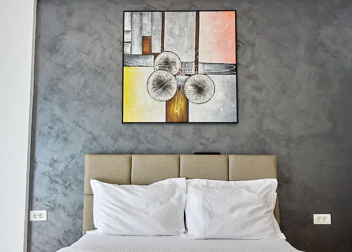 Elite By Signature *